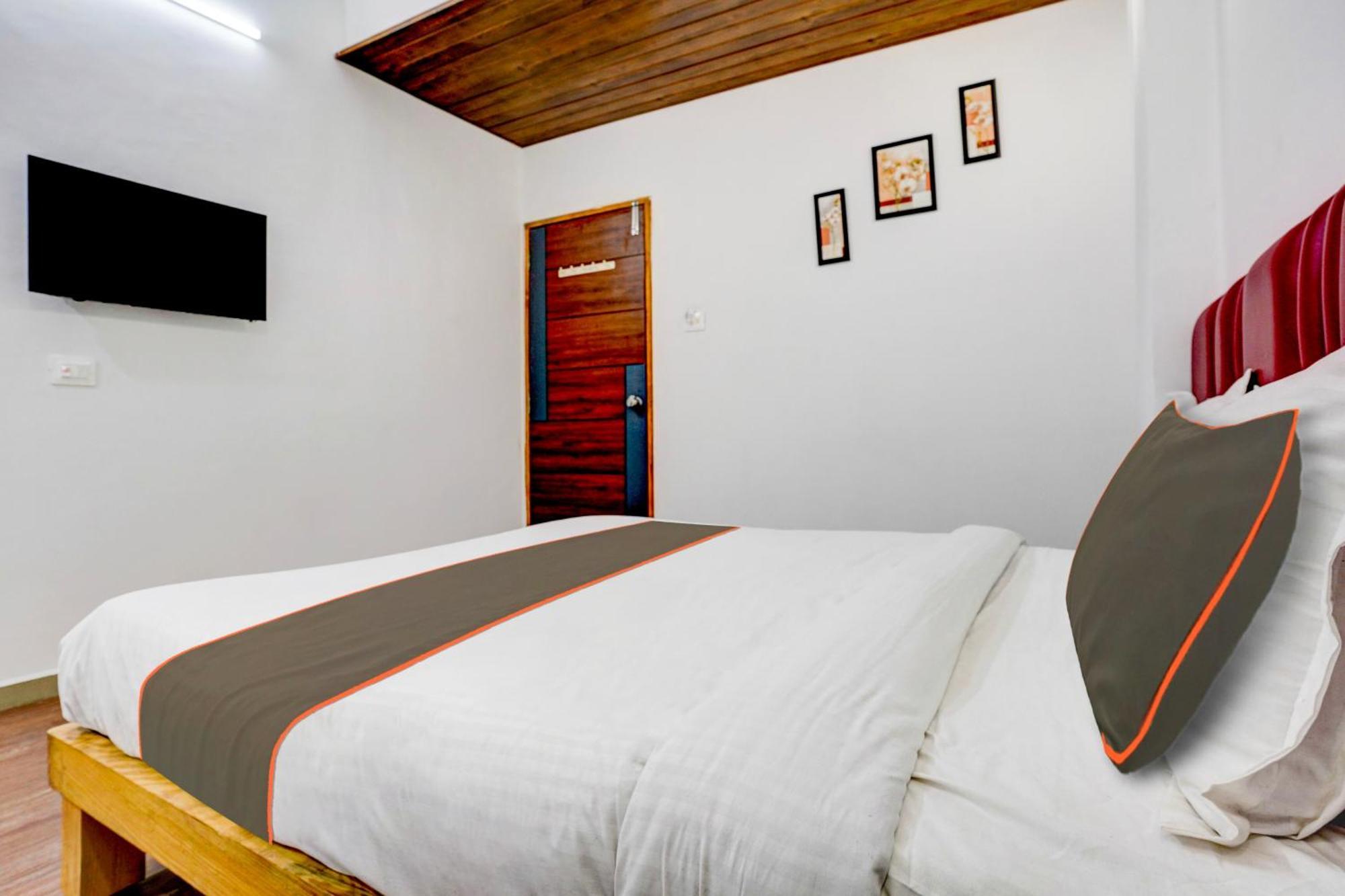Hotel Silk, Premier Budget Friendly Luxury Hotel In Surat, Perfect For Families, Couples And Business Travelers Zewnętrze zdjęcie