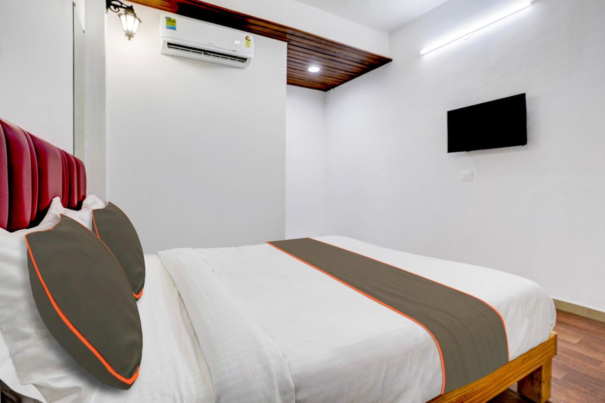 Hotel Silk, Premier Budget Friendly Luxury Hotel In Surat, Perfect For Families, Couples And Business Travelers Zewnętrze zdjęcie