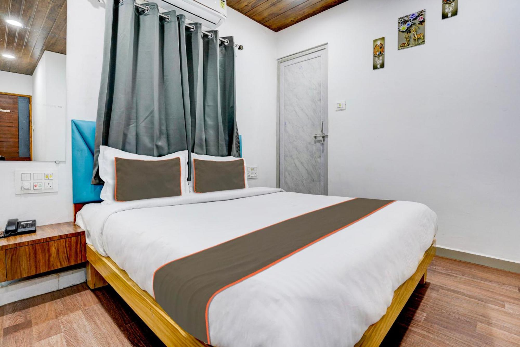 Hotel Silk, Premier Budget Friendly Luxury Hotel In Surat, Perfect For Families, Couples And Business Travelers Zewnętrze zdjęcie
