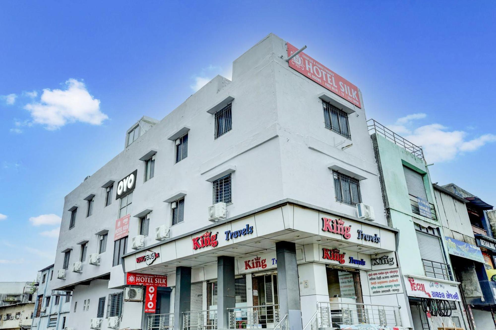 Hotel Silk, Premier Budget Friendly Luxury Hotel In Surat, Perfect For Families, Couples And Business Travelers Zewnętrze zdjęcie
